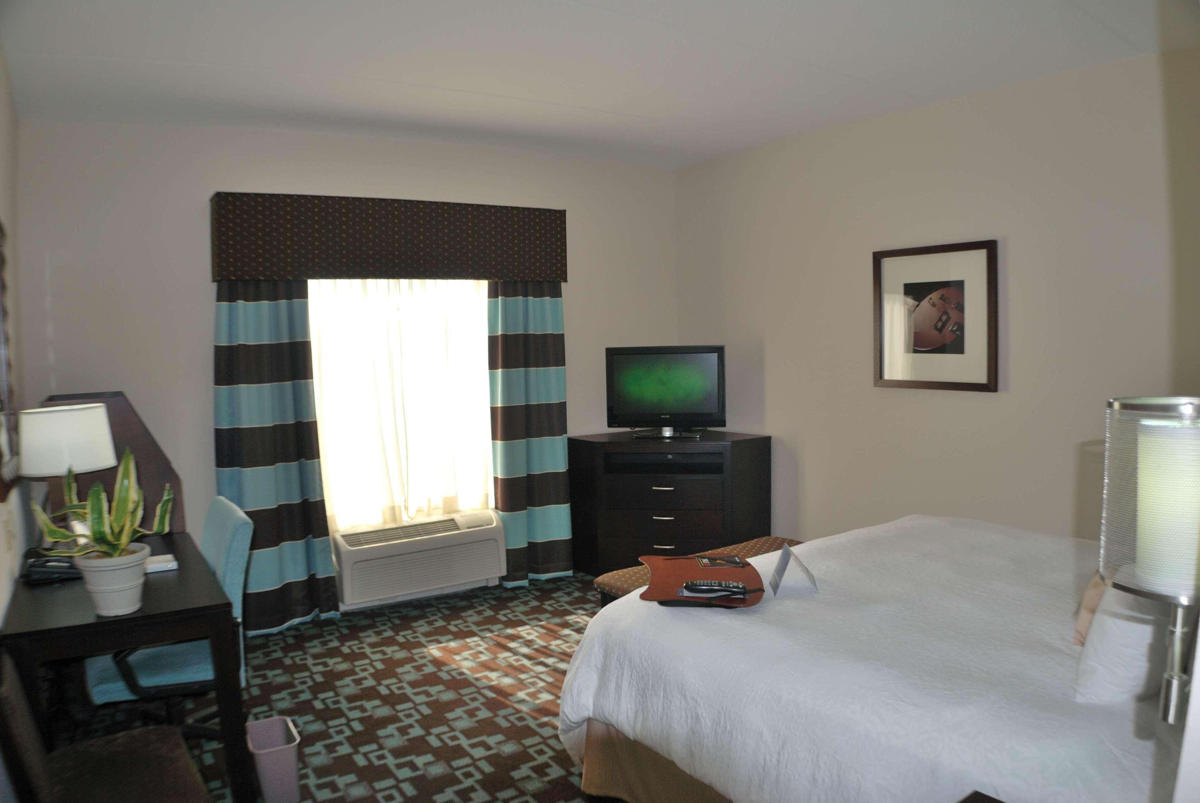 Hampton Inn & Suites Nashville At Opryland Phòng bức ảnh